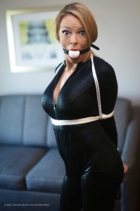 www.chromebound.com - Bella Ink 01-1 pics thumbnail